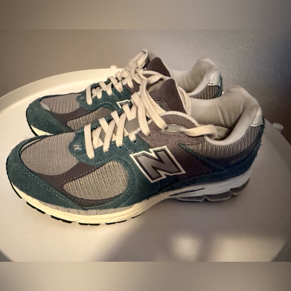 New Balance 2002R